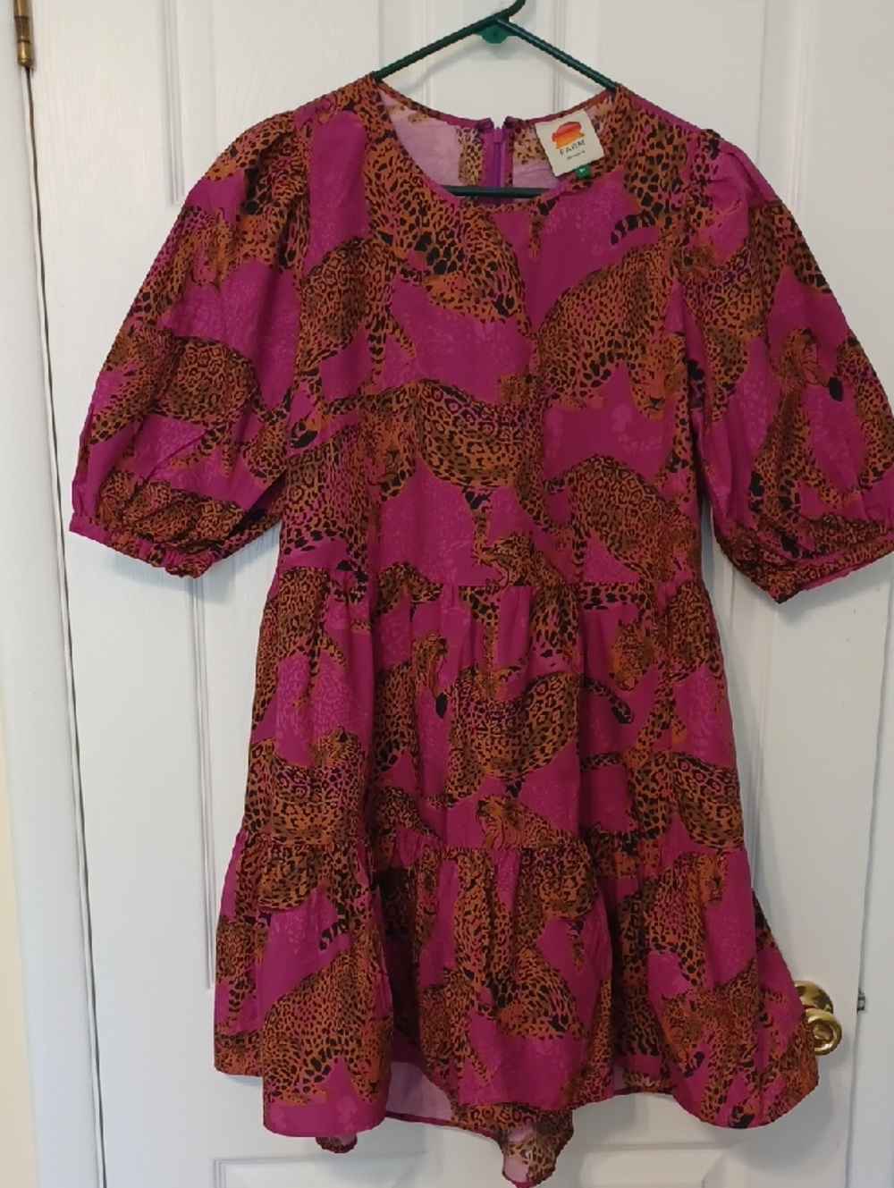 FARM RIO sz M, Leopards On Fuscia Layered Dress With Puff Sleeves